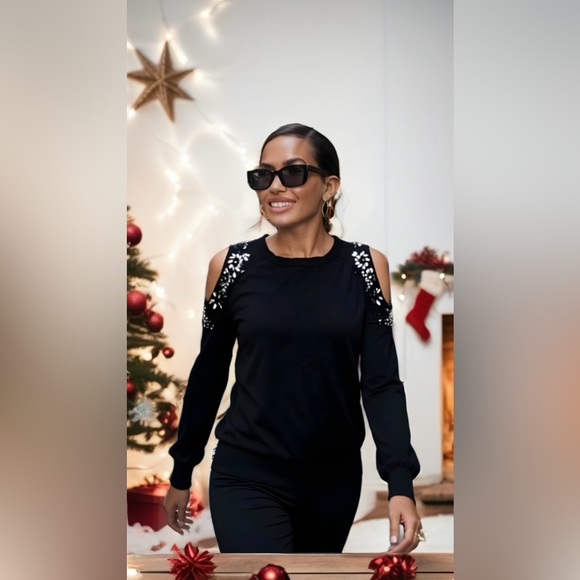 New York & Company Black Cold Shoulder Top - Picture 7 of 10